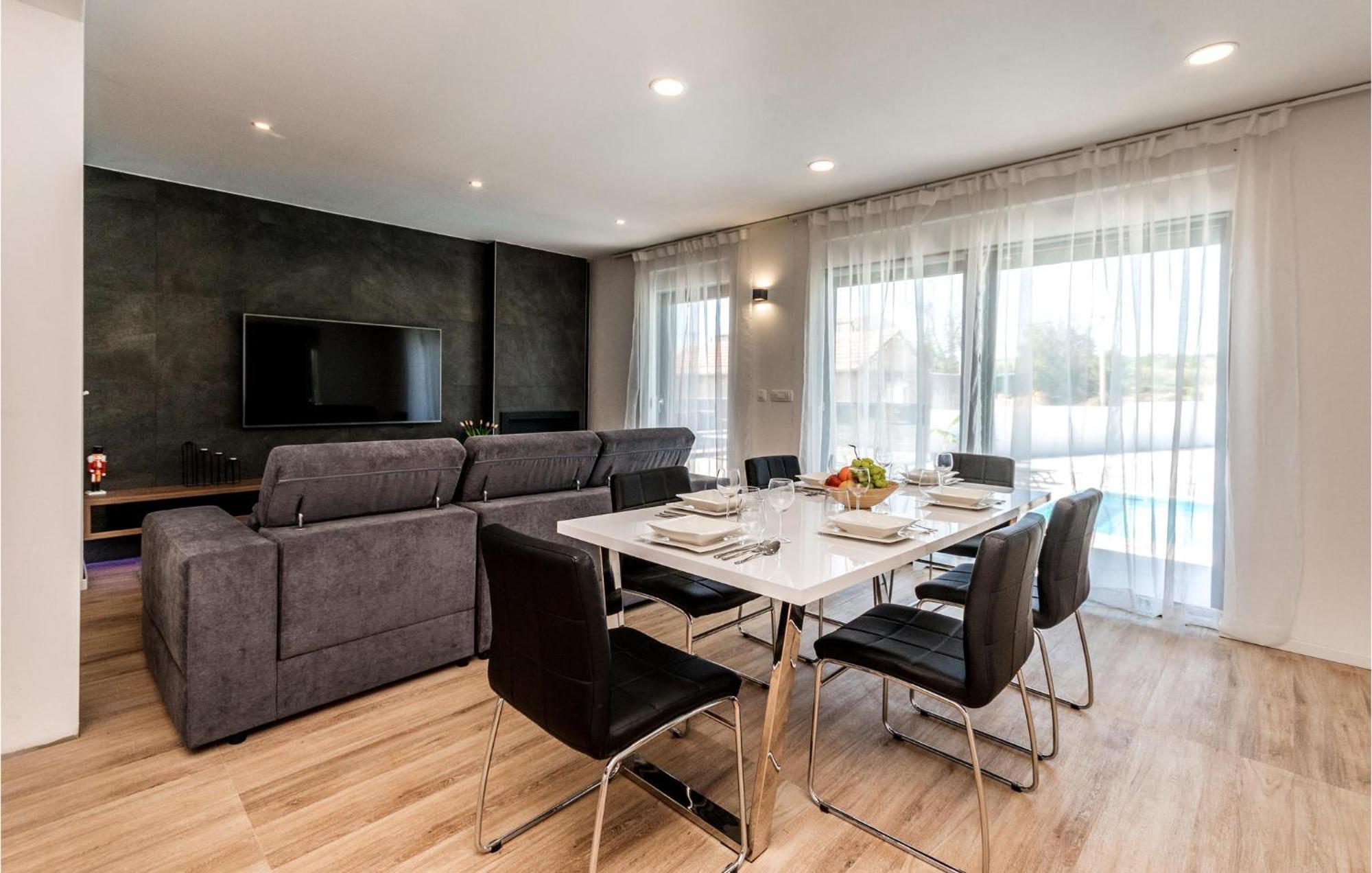 3 Bedroom Beautiful Home In Rastane Donje Donje Rastane Exterior foto